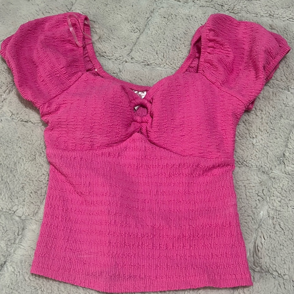 pink top
